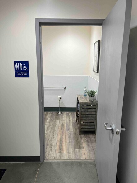 More Photos Of 27559 Newport Rd, Menifee Storefront For Lease