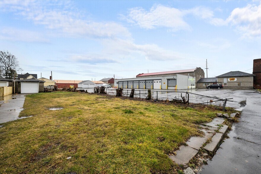 More Photos Of 1728 Sadler St, Sandusky Warehouse For Sale