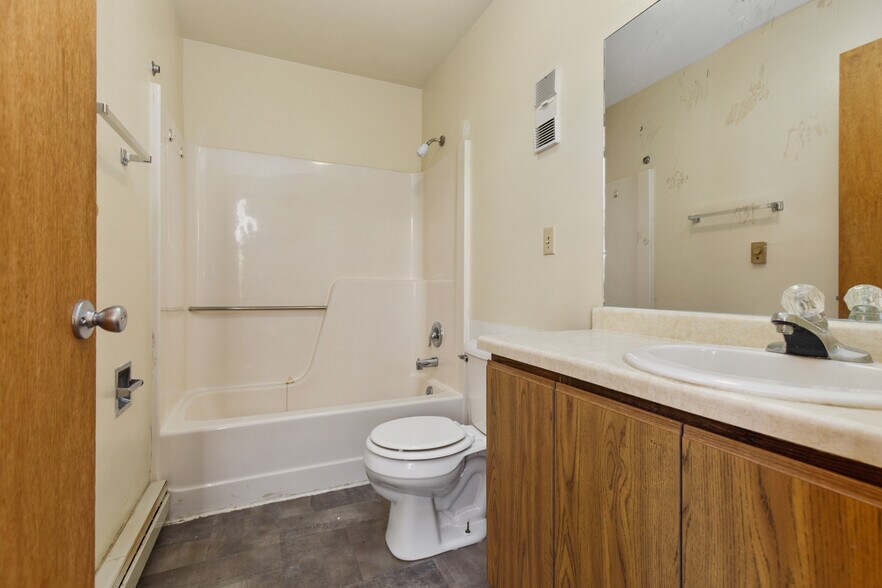 More Photos Of 20 Forest Ave, Fond Du Lac Apartments For Sale