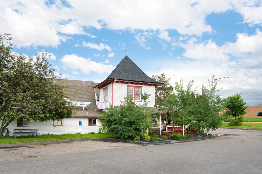 More Photos Of 2711 W College St, Bozeman Restaurant For Sale