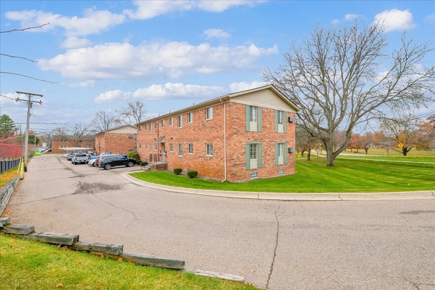 More Photos Of 500 Romeo Rd, Rochester Apartments For Sale