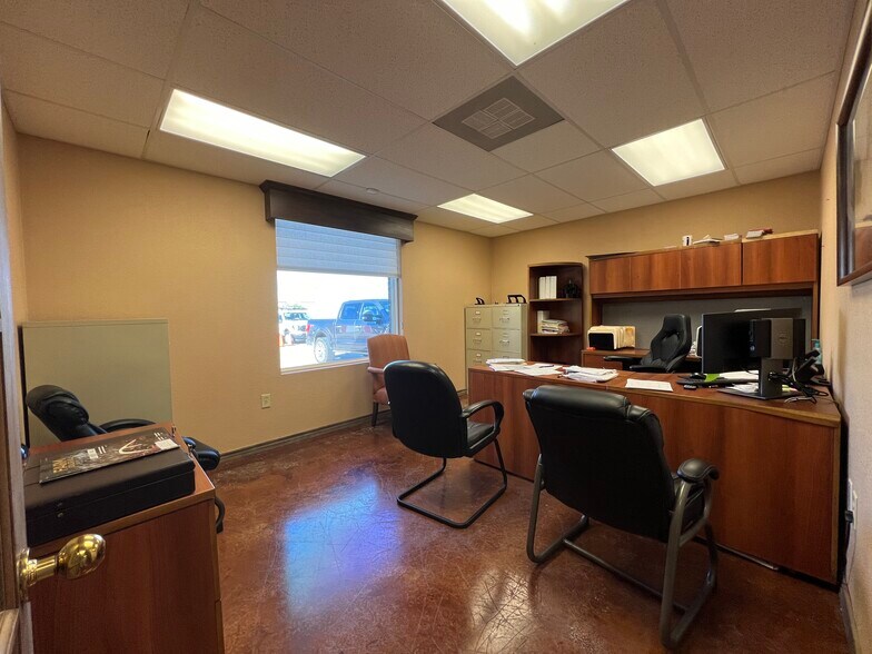 More Photos Of 2281 N Masch Branch Rd, Denton Office For Lease