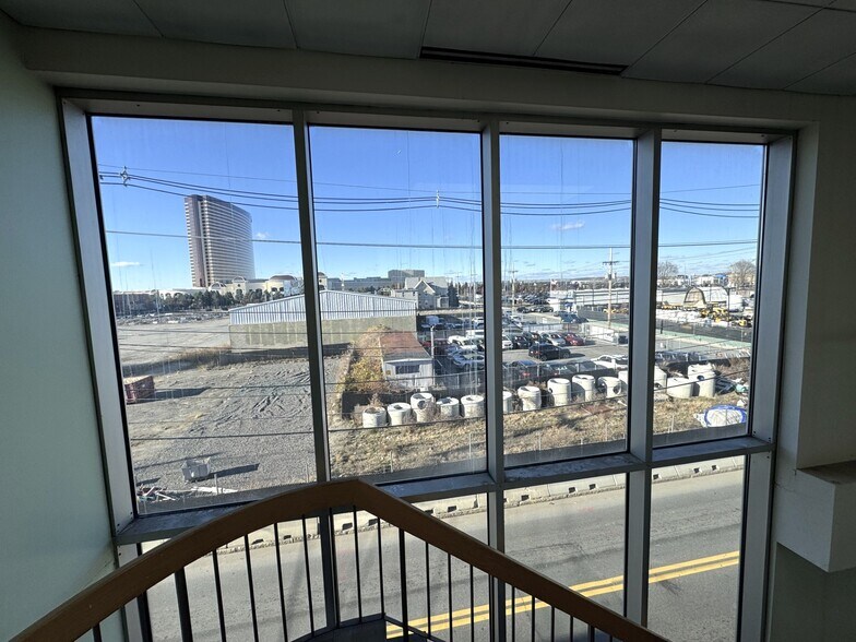 More Photos Of 4 Betty St, Everett Flex For Lease