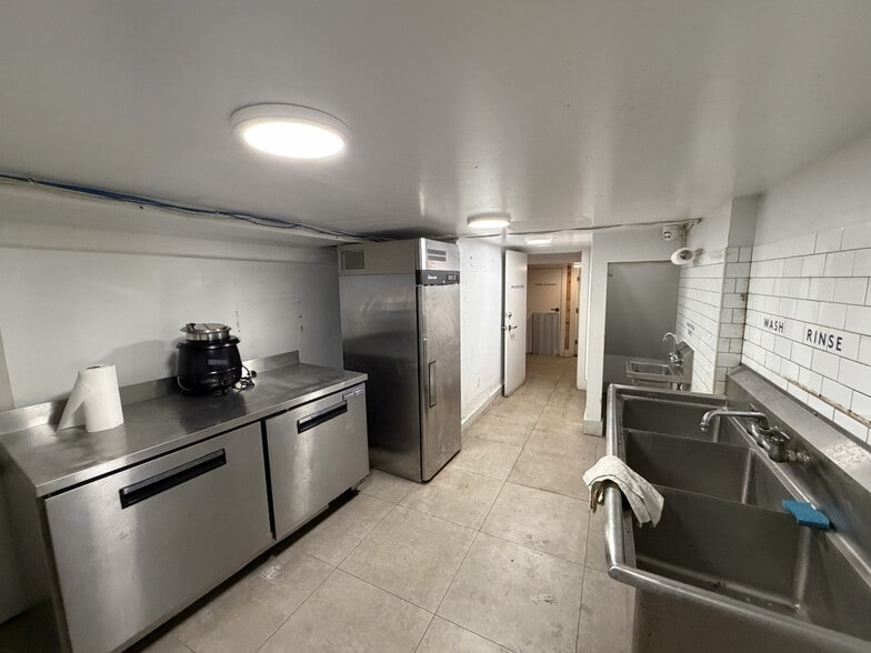 More Photos Of 376 Graham Ave, Brooklyn Apartments For Lease