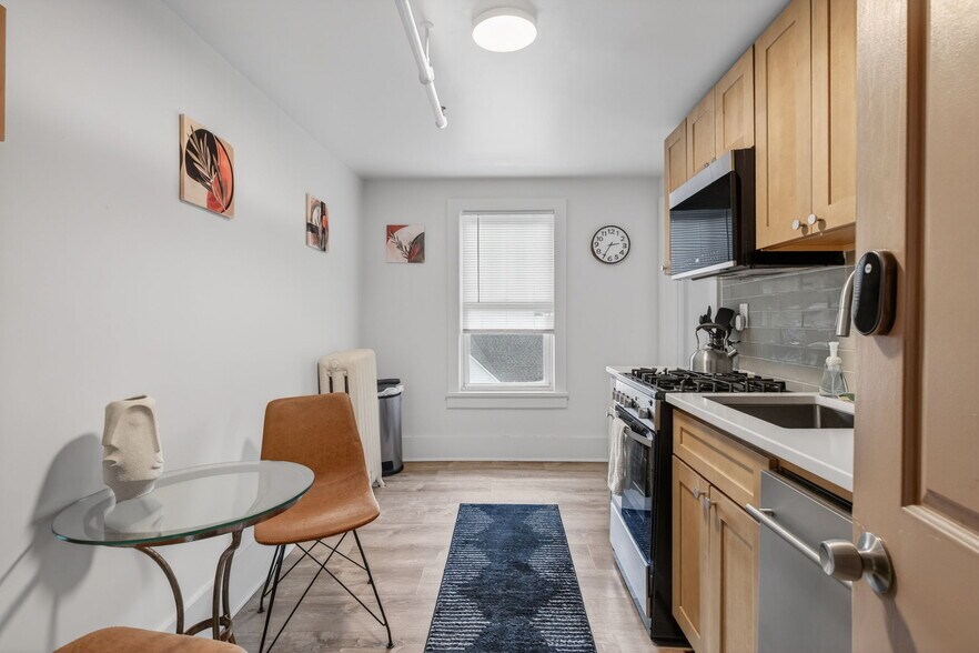 More Photos Of 5-9 Rock City Rd, Woodstock Storefront Retail Residential For Sale