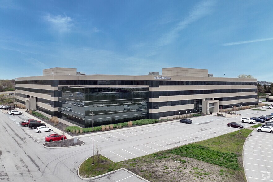 More Photos Of 7440 Woodland Dr, Indianapolis Medical For Lease