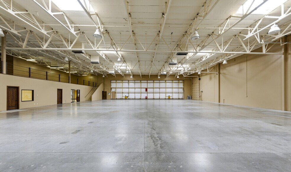More Photos Of 4180 W Kitty Hawk Way, Chandler Airplane Hangar For Sale