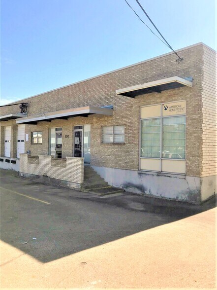 More Photos Of 8242-8296 Moberly Ln, Dallas Warehouse For Lease