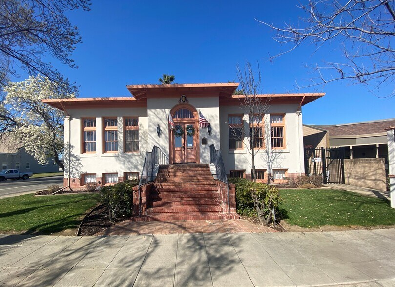 More Photos Of 355 W Las Palmas Ave, Patterson Office Residential For Sale