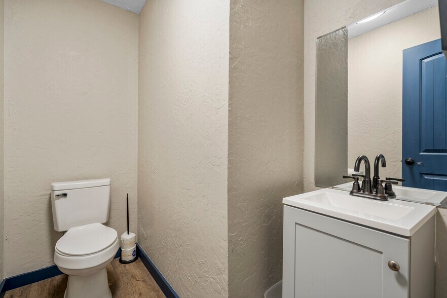 More Photos Of 1823 W 51st St, Tulsa Freestanding For Sale