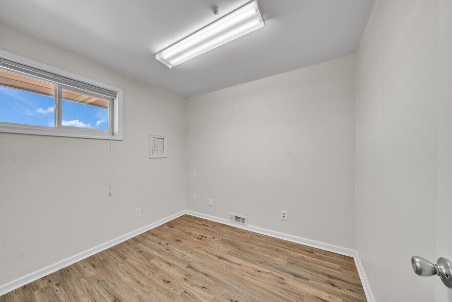 More Photos Of 2820 Broadmoor Ave, Concord Restaurant For Sale