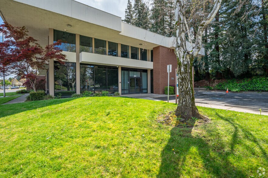 More Photos Of 391 Howe Ave, Sacramento Office For Lease