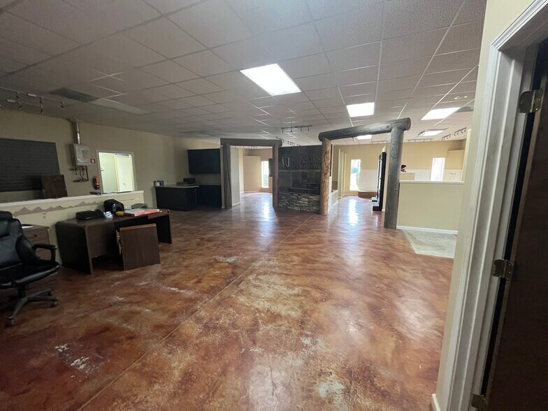 More Photos Of 4086 N NC 16 Business Hwy, Denver Flex For Lease