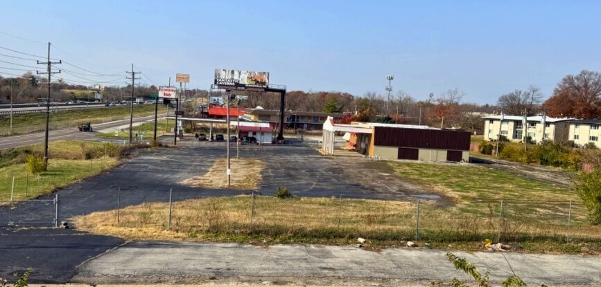 More Photos Of 1351 Dunn Rd, Saint Louis Hotel For Sale
