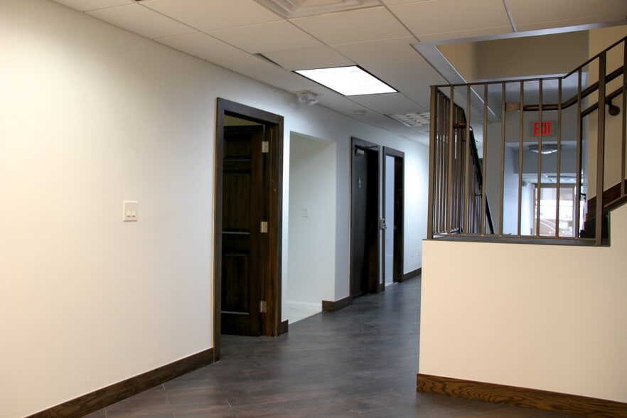 More Photos Of 3030-3050 NW 82nd Ave, Miami Showroom For Sale