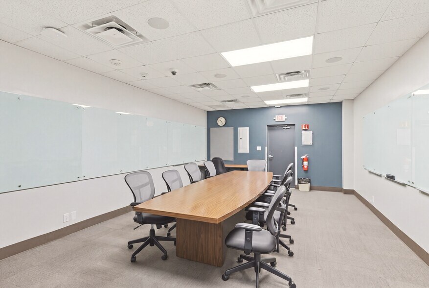 More Photos Of 1506 US-281, Johnson City Office For Sale