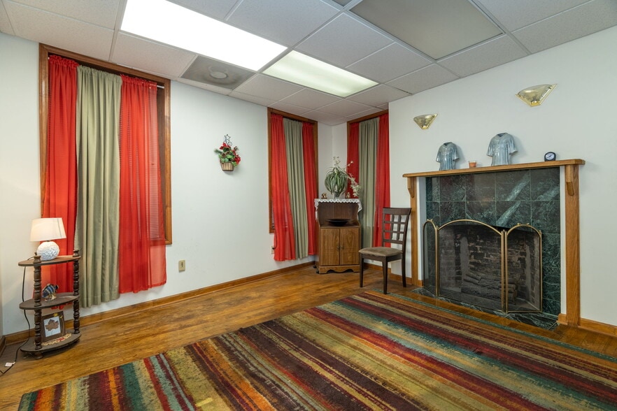 More Photos Of 46 Columbia St, Albany Office For Sale