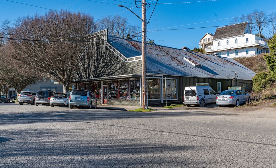 More Photos Of 802 Washington St, Port Townsend General Retail For Sale