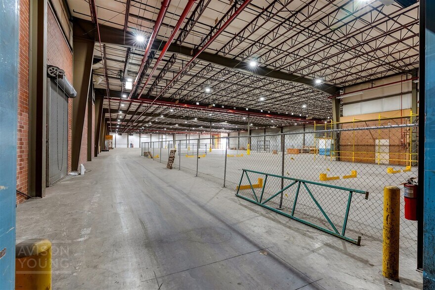 More Photos Of 300 S Main St, Mauldin Warehouse For Sale