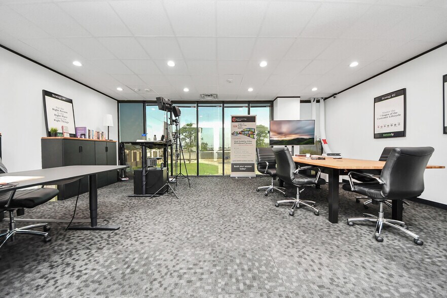 More Photos Of 6100 Corporate Dr, Houston Medical For Sale
