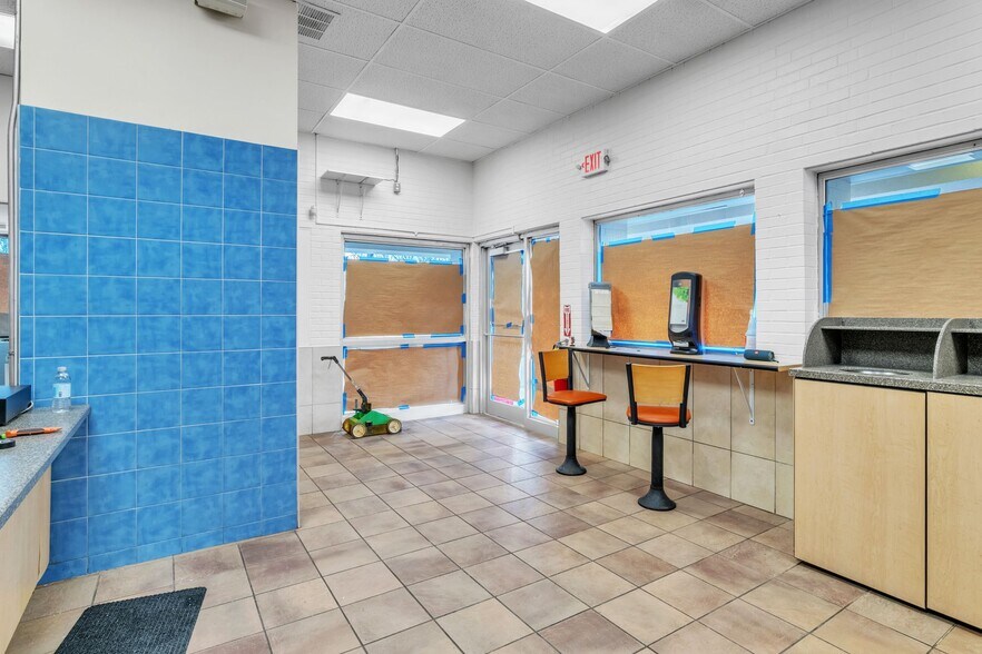 More Photos Of 1535 Memorial Dr, Chicopee Restaurant For Sale