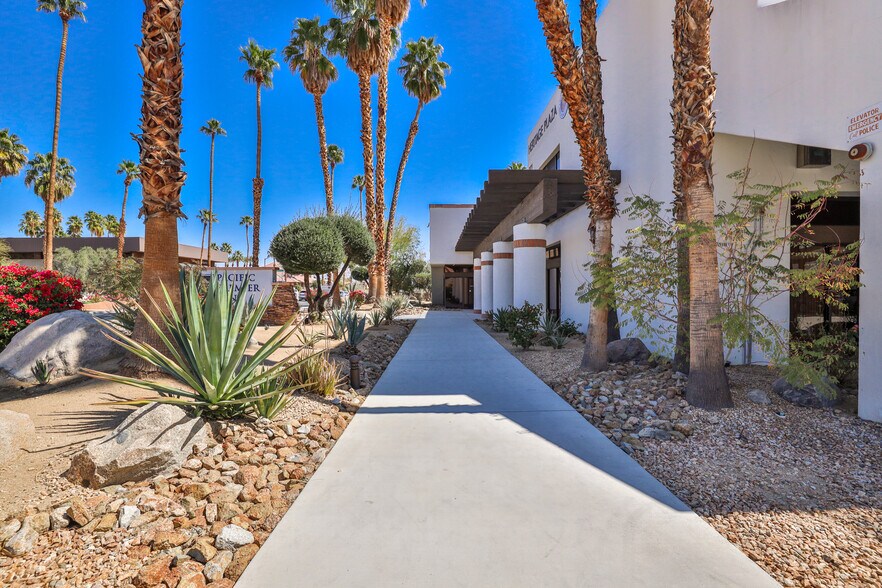 More Photos Of 901 E Tahquitz Canyon Way, Palm Springs Office For Lease