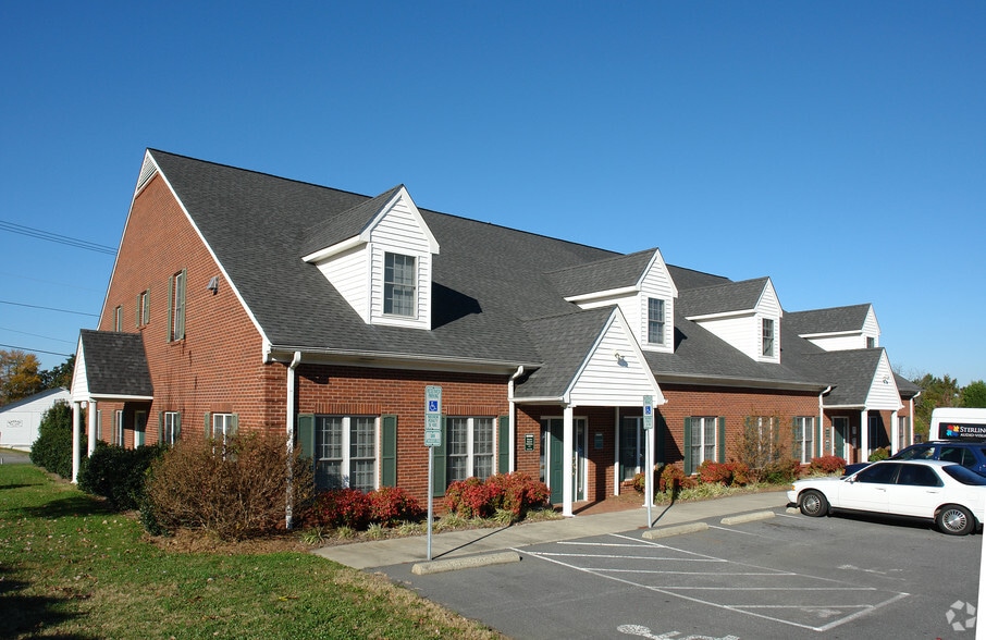 Primary Photo Of 3802 Clemmons Rd, Clemmons Office For Lease
