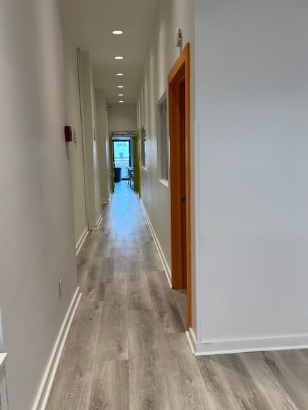 More Photos Of 8266 Austin St, Kew Gardens Storefront Retail Office For Lease