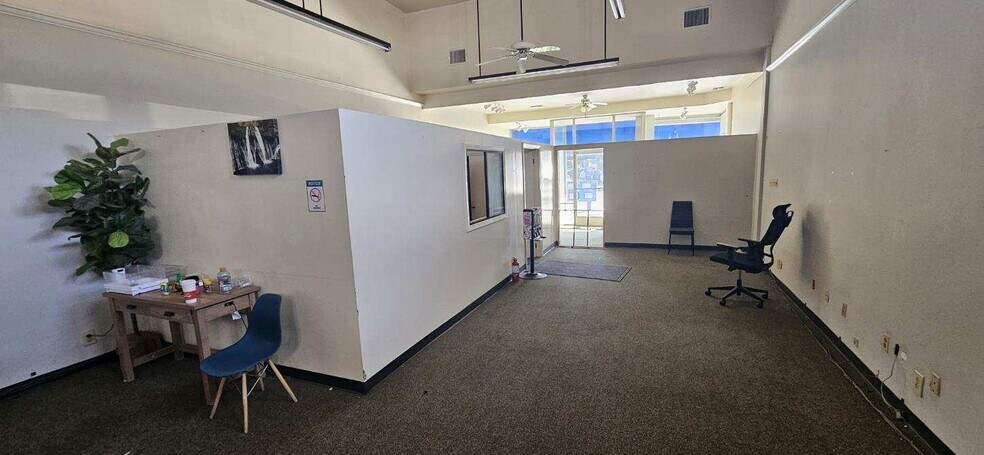 More Photos Of 5225 E 2nd St, Long Beach General Retail For Lease