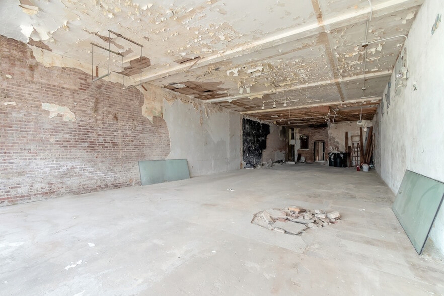 More Photos Of 135 Orange Ave, Daytona Beach Storefront For Sale