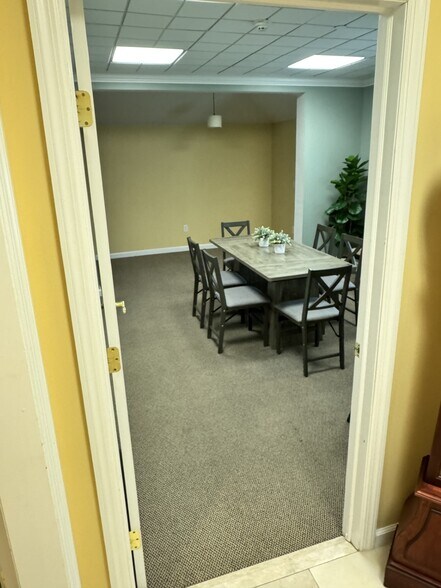 More Photos Of 216 Carleton Ave, East Islip Office For Lease