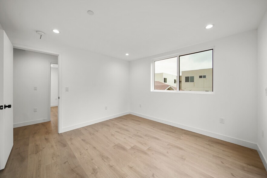 More Photos Of 171 S Hoover St, Los Angeles Apartments For Sale