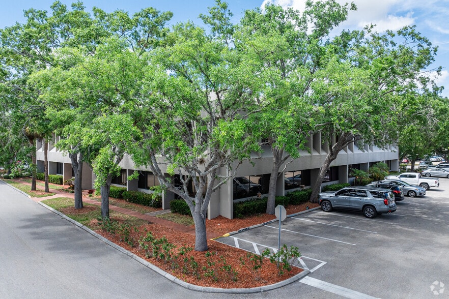 More Photos Of 9200 Bonita Beach Rd, Bonita Springs Medical For Lease