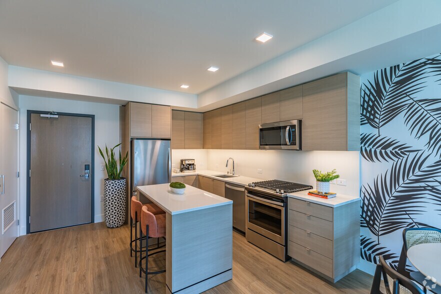 More Photos Of 702 Broadway, San Diego Apartments For Lease