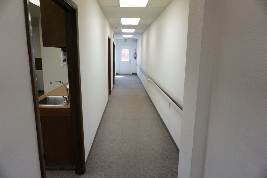 More Photos Of 1109 Meade Ave, Prosser Office For Sale
