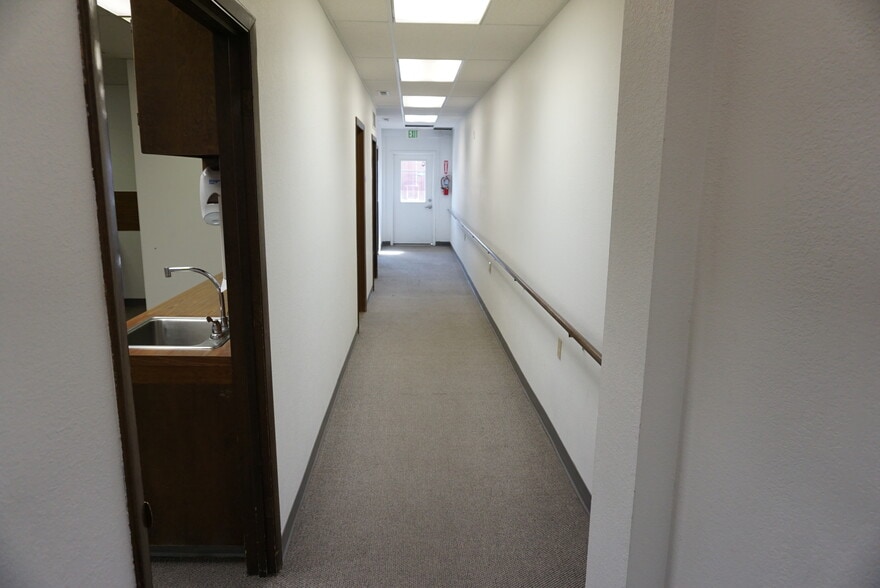 More Photos Of 1109 Meade Ave, Prosser Office For Lease