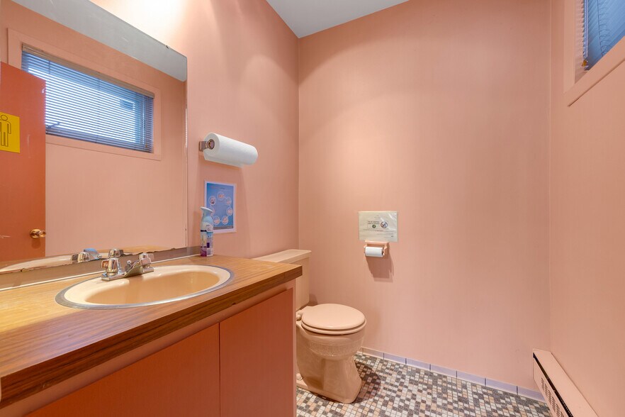 More Photos Of 5870 Rue Sherbrooke E, Montréal Office For Lease