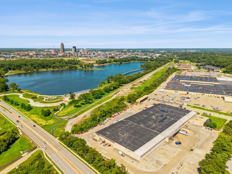 More Photos Of 2301 Fleur Dr, Des Moines Warehouse For Sale