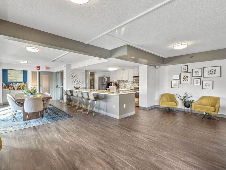 More Photos Of 615 Park St, Des Moines Apartments For Sale