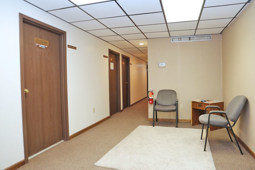 More Photos Of 1111 E Lincolnway, Cheyenne Loft Creative Space For Lease