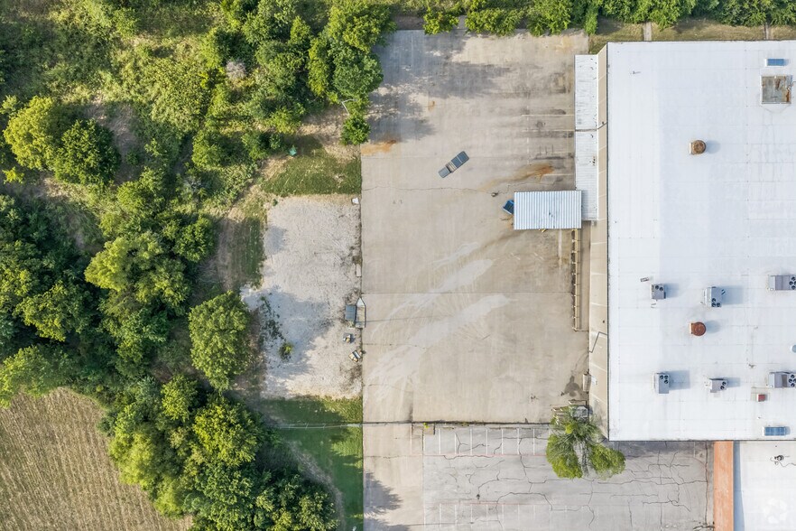 More Photos Of 1500 E Broad St, Mansfield Manufacturing For Sale