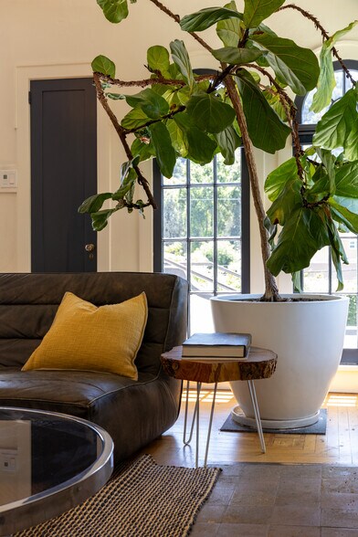 More Photos Of 1913-1915 Hyperion Ave, Los Angeles Loft Creative Space For Sale