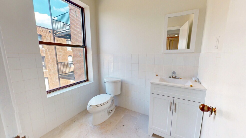 More Photos Of 158 Grand St, Waterbury Office For Sale