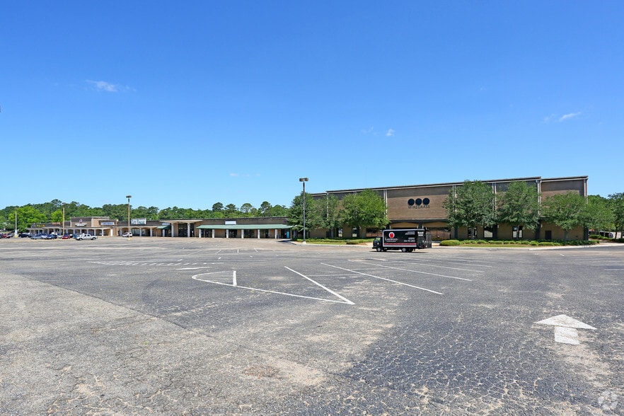 1000 W Main St, Dothan, AL 36301 Storefront Retail Office For Sale