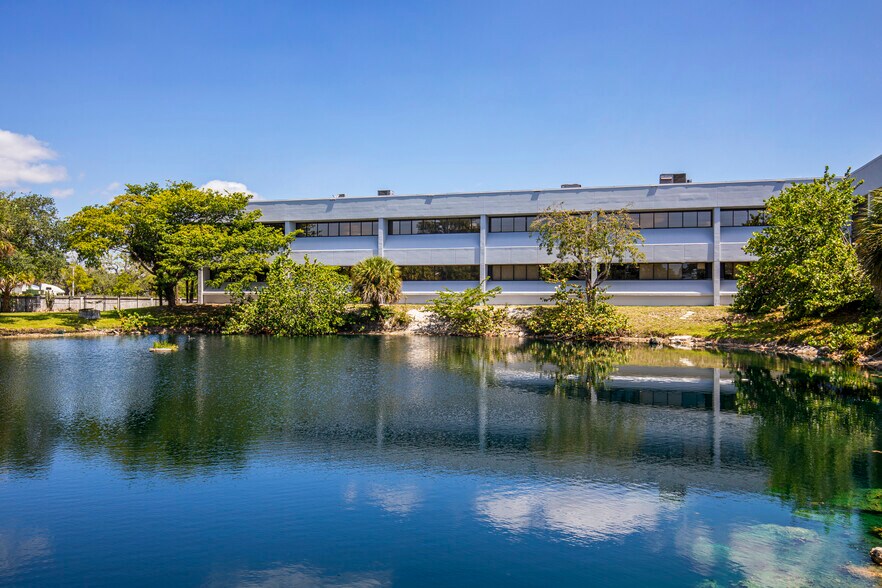 More Photos Of 2200 SW 45th St, Fort Lauderdale Warehouse For Lease