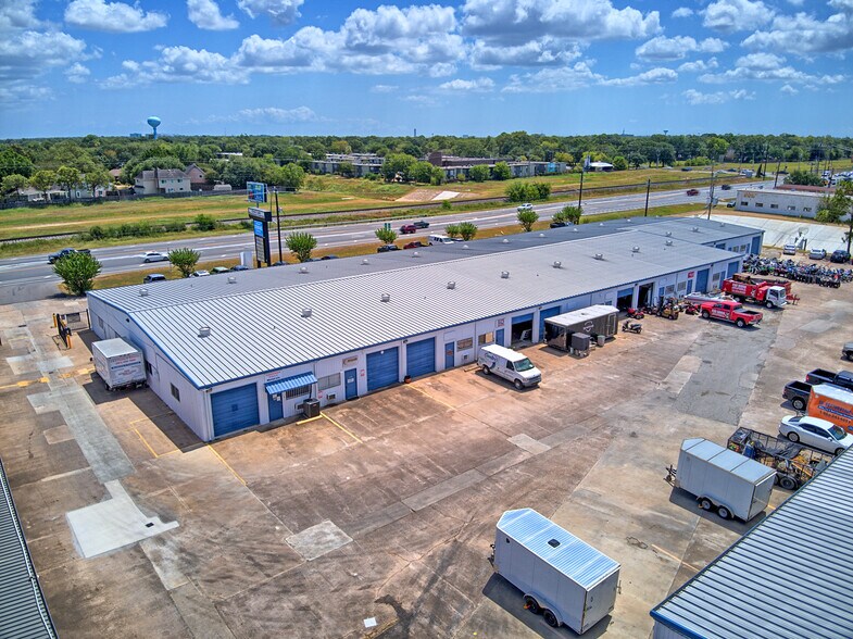 More Photos Of 15502 Old Galveston Rd, Webster Light Manufacturing For Lease
