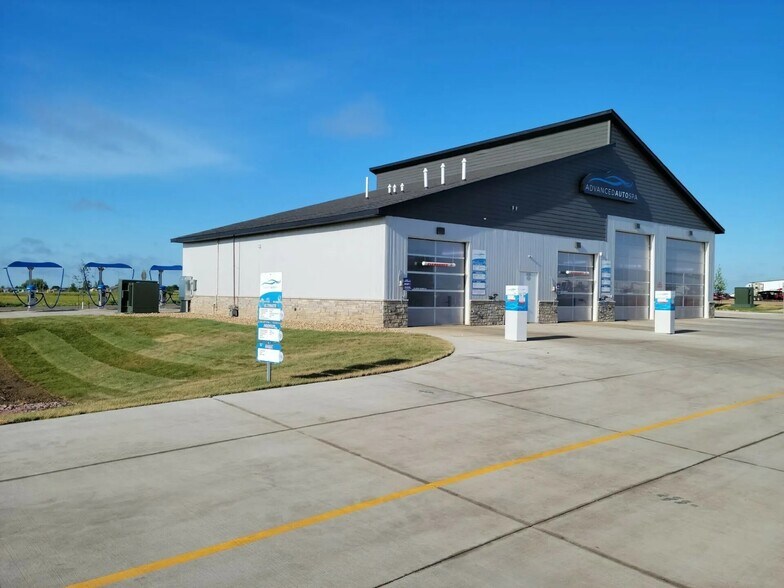 Primary Photo Of 810 Gateway Ln, Tea General Retail For Sale