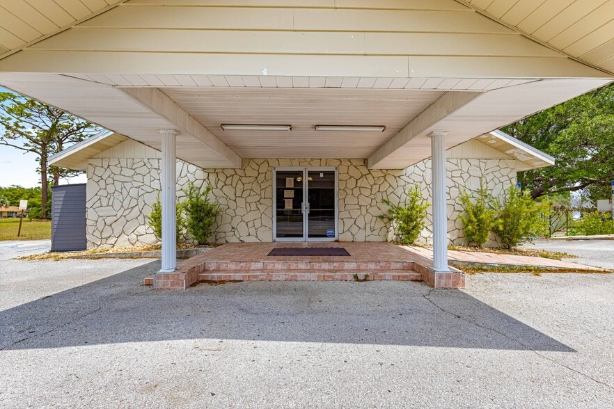 More Photos Of 484 Emerald Rd, Ocala Religious Facility For Sale