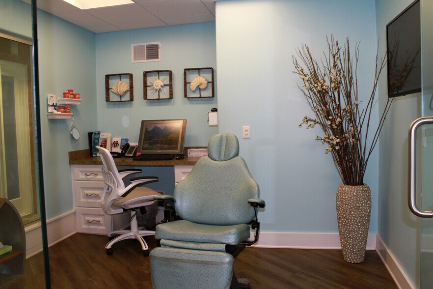 More Photos Of 400 E Main St, Mechanicsburg Office Residential For Sale