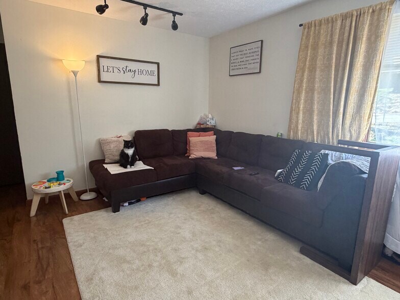 More Photos Of 2600 6th St, Bedford Apartments For Sale